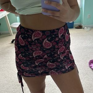 Tiger mist rue skirt Size Medium.